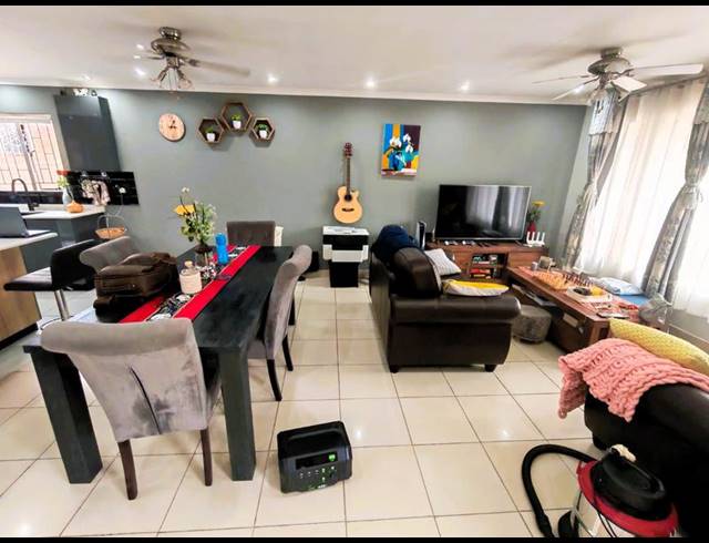 3 BEDROOM HOUSE FOR SALE IN HEUWELOORD